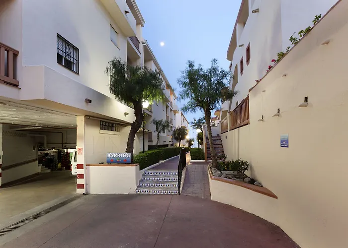 Crown Club Marbella Hotel 3*