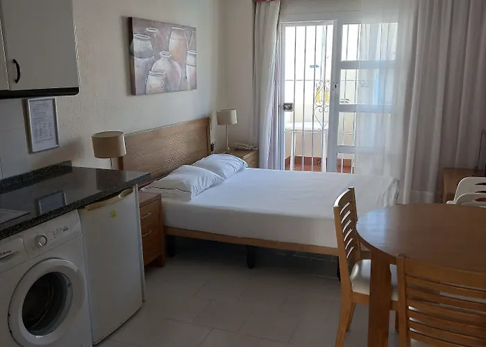 Crown Club Marbella Hotel 3*